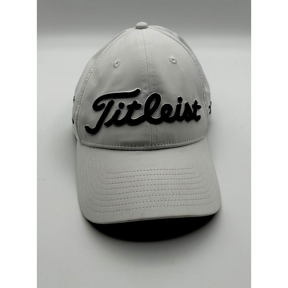 Titleist White Base Ball Cap With‎ Gray  Inside FJ Logo Strap Buckle